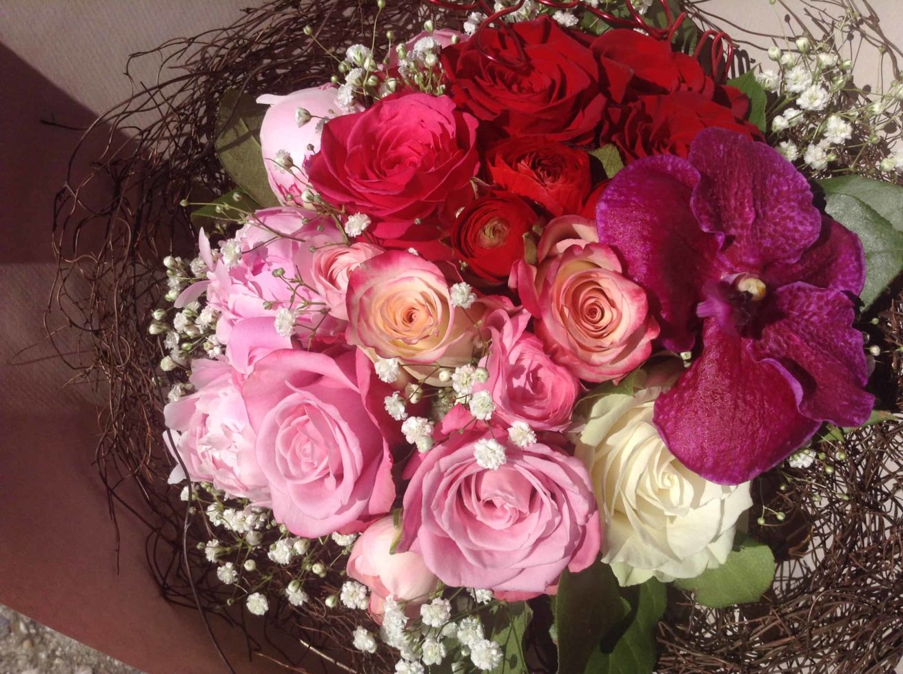 livraison fleurs bordeaux bouquet rond naissance