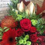 livraison fleurs bordeaux bouquet rond rouge anniversaire Réalisation Carré Roses fleuriste Bordeaux