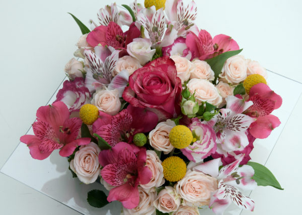 le carré roses composition florale bordeaux begles floirac livraison fleurs anniversaire naissance