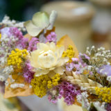 cours art floral bordeaux couronne de tête fleurs séchées mariage atelier réalisation carré Roses fleuriste bordeaux floirac bègles