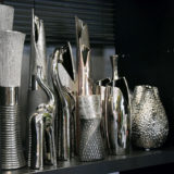 vase-decoration-argent-fleurs-bordeaux