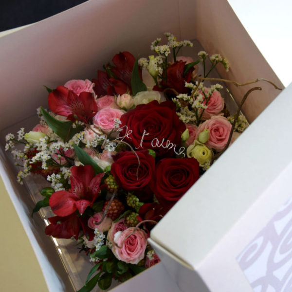 bouquet amour roses rouges bordeaux