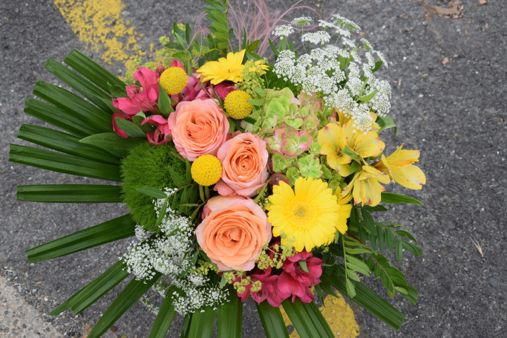 Bouquet rond - Carré Roses artisan fleuriste Bordeaux - Bègles